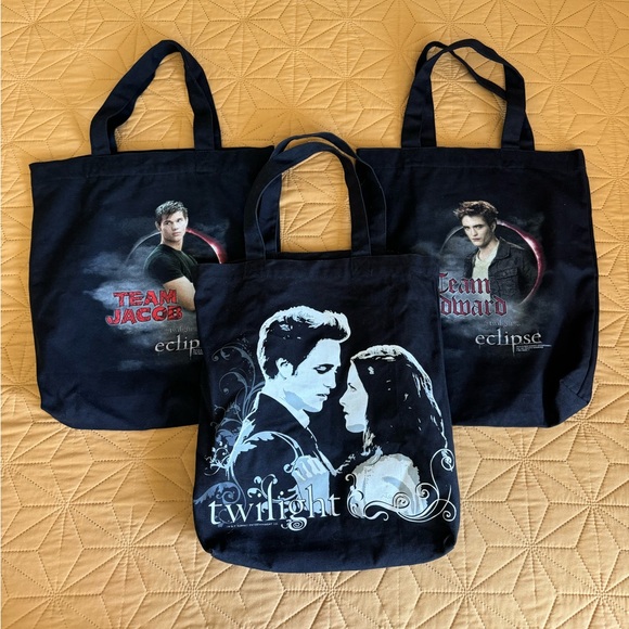 Hot Topic Handbags - Twilight Saga Edward Bella & Jacob Black 100% Cotton Tote Bags